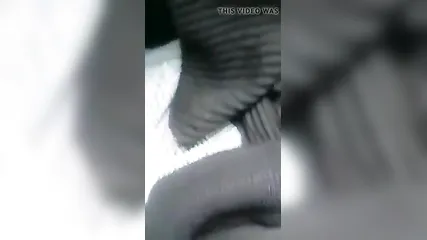 Грудастая мусульманка в машине показывает сиськи и минет делает