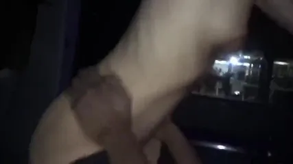 Мужчина трахается с женщиной в чулках