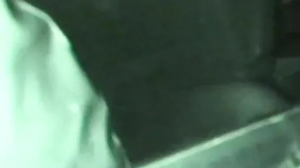 Ночной секс в автомобиле молодых азиатов