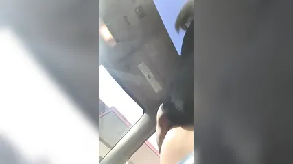 Студентка в коротком платье трахается в пизду с водителем такси и разрешает снимать на камеру