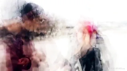 Грудастая неформалка трахается в автобусе с незнакомым парнем