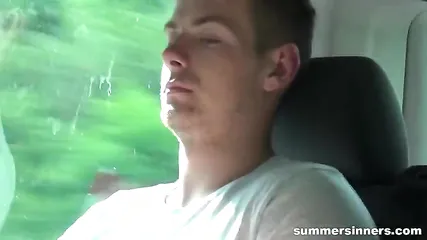 Девушка в самолете сделала минет и в пилотку парню отдалась