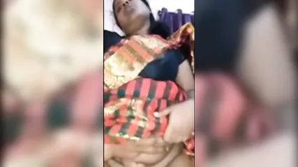 Индианка удовлетворяет своего мужа, отдаваясь в вагину