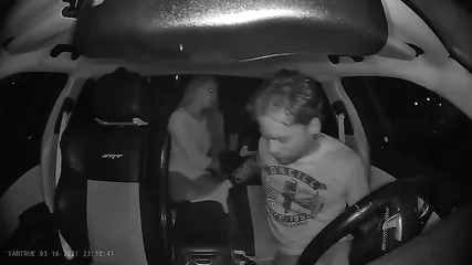 Скрытая камера засняла секс с привлекательной телкой