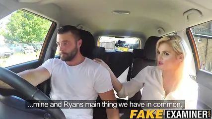 Белокурая инструкторша развела парня на секс во время экзамена