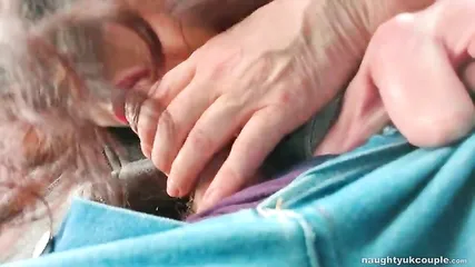 Старушка присосалась к хую и не хочет его отпускать