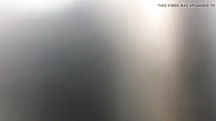 Трогаю сиськи доярки и получаю минет